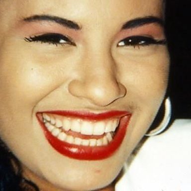 Selena photo 70