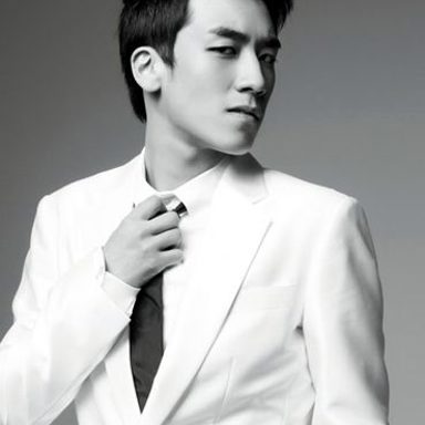 SeungRi photo 14
