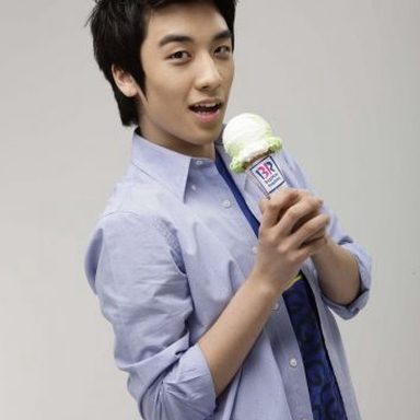 SeungRi photo 34