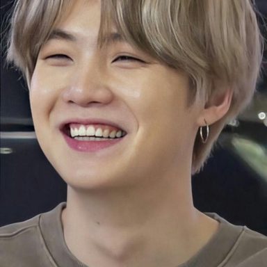 SUGA (BTS) photo 36