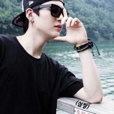 SUGA (BTS) photo 49