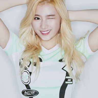 Sana (TWICE) photo 12