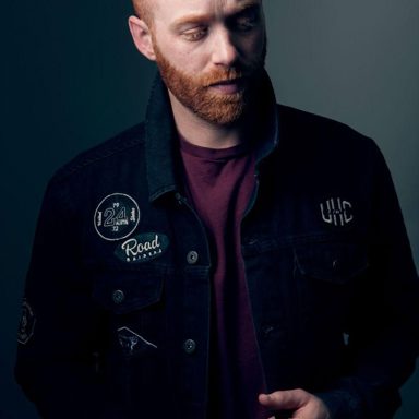 Sam Tinnesz photo 9