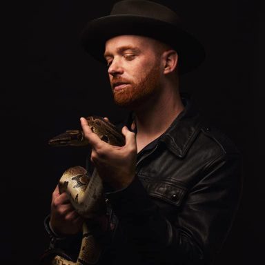 Sam Tinnesz