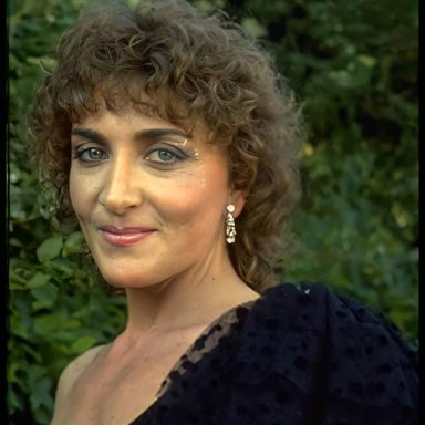 Sally Oldfield photo 20