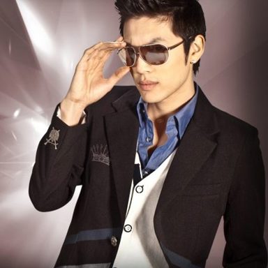 SE7EN