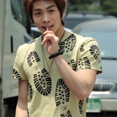 SHINee photo 35