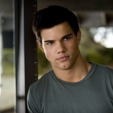 Taylor Lautner photo 13