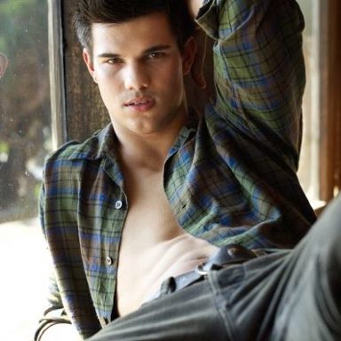 Taylor Lautner photo 14