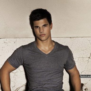 Taylor Lautner photo 15