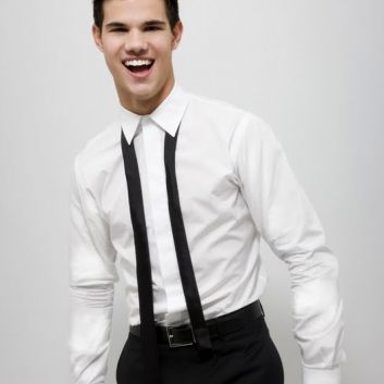 Taylor Lautner photo 18