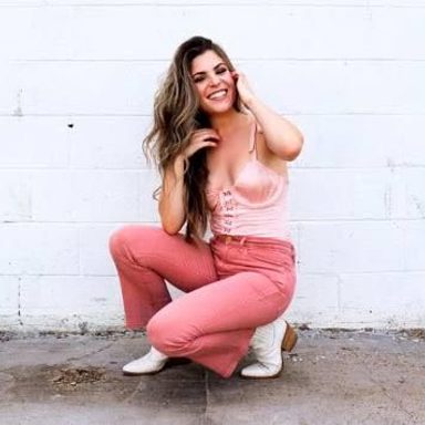 Tenille Arts