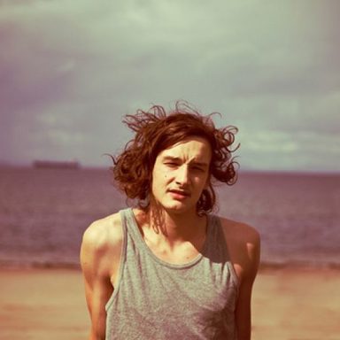 The 1975 photo 15