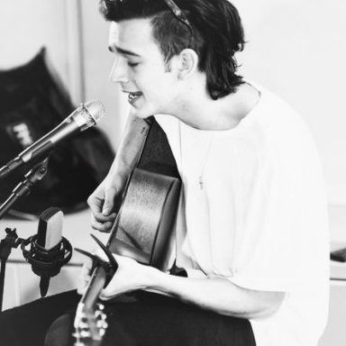 The 1975 photo 23