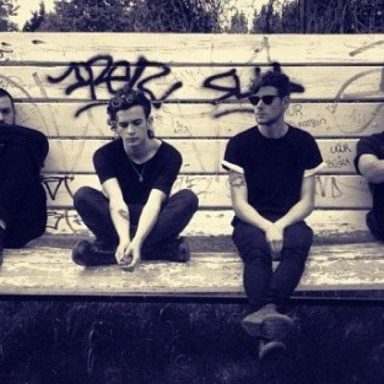 The 1975 photo 18