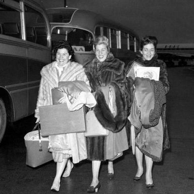 The Andrews Sisters photo 32