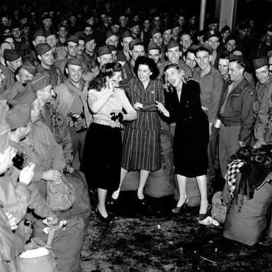 The Andrews Sisters photo 46