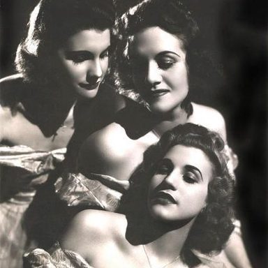The Andrews Sisters photo 25