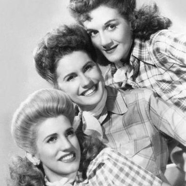 The Andrews Sisters photo 29