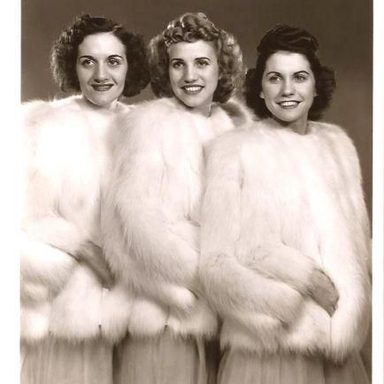 The Andrews Sisters photo 13