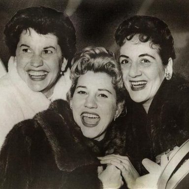 The Andrews Sisters photo 21