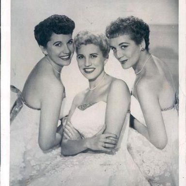 The Andrews Sisters photo 24
