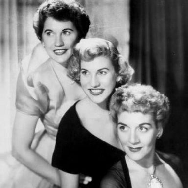 The Andrews Sisters photo 33