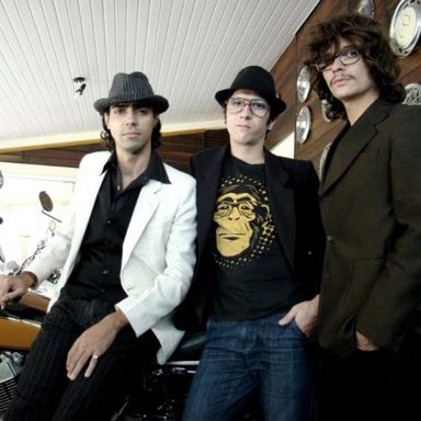 The Neves photo 9