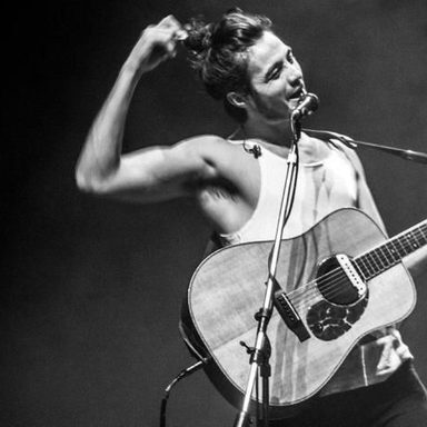 Tiago Iorc photo 18