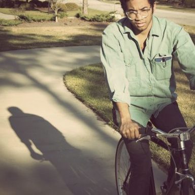 Toro Y Moi