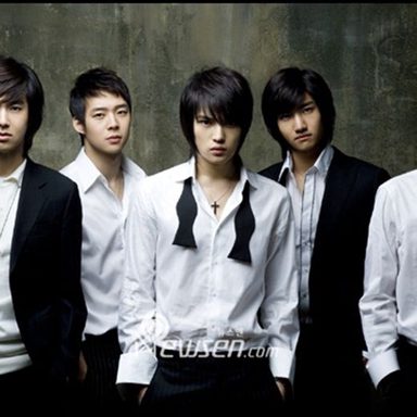 TVXQ (Dong Bang Shin Ki) photo 29