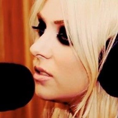 Taylor Momsen photo 15