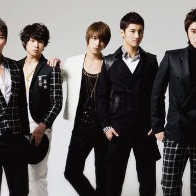 Tohoshinki