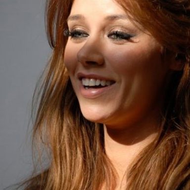 Una Healy photo 10