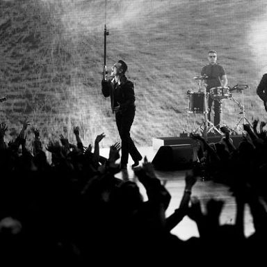 U2 photo 10