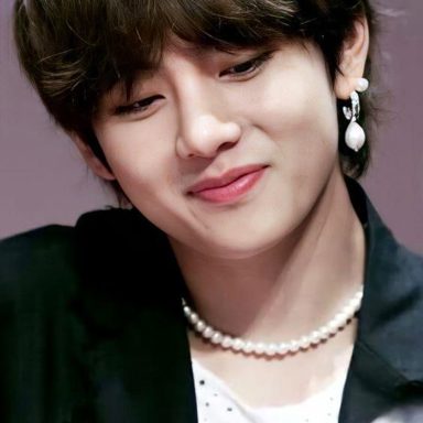 V (BTS) photo 18