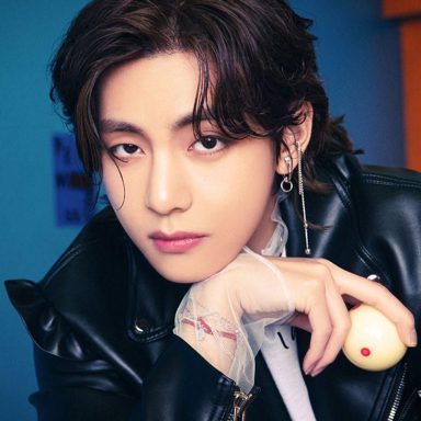 V (BTS) photo 9