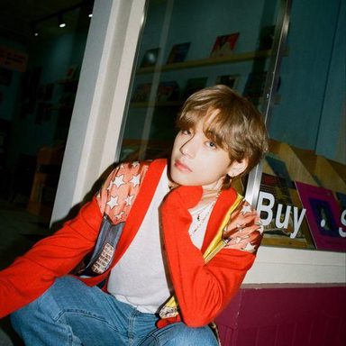 V (BTS) photo 29