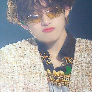 V (BTS) photo 19