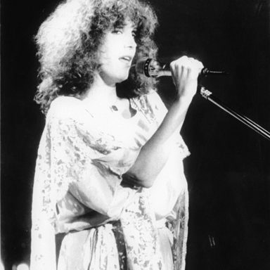 Valeria Lynch