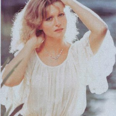 Valeria Lynch
