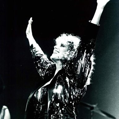Valeria Lynch