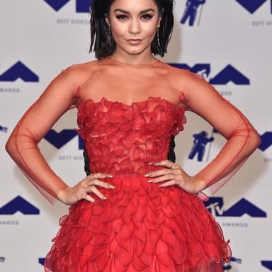 Vanessa Hudgens photo 20