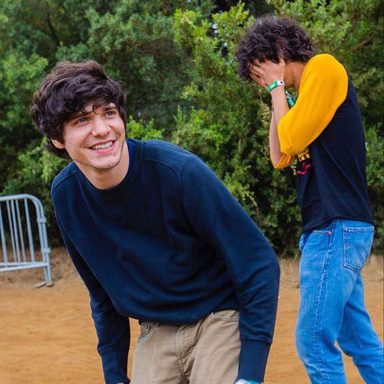 Wallows photo 109
