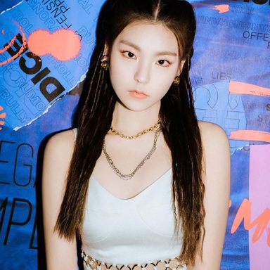 YEJI photo 13