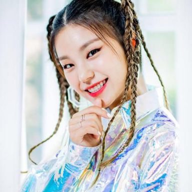 YEJI photo 17