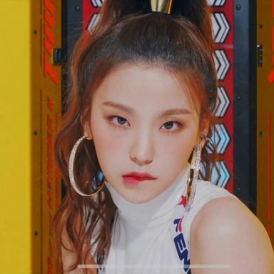 YEJI photo 20