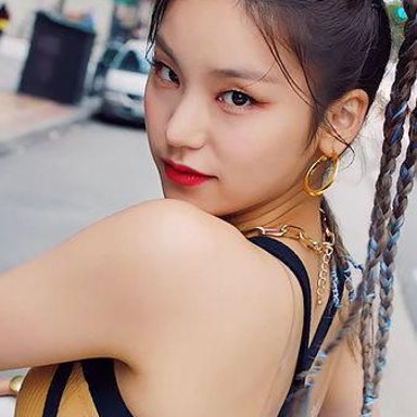 YEJI photo 16