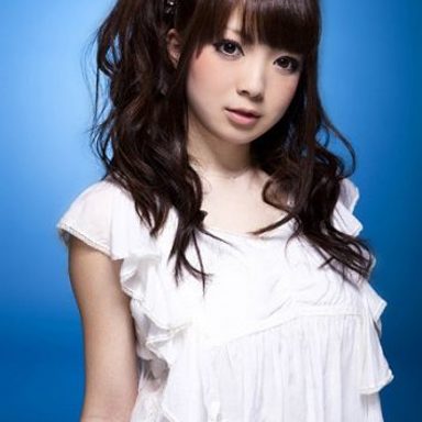 Yanagi Nagi