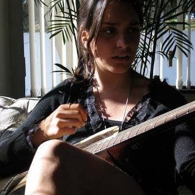 Yasmin Lucas photo 23